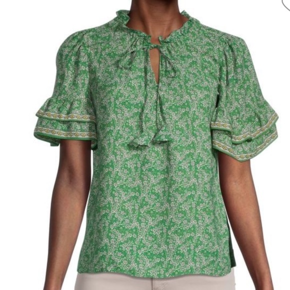 NWOT Max Studio green floral flutter sleeve top - Picture 1 of 5